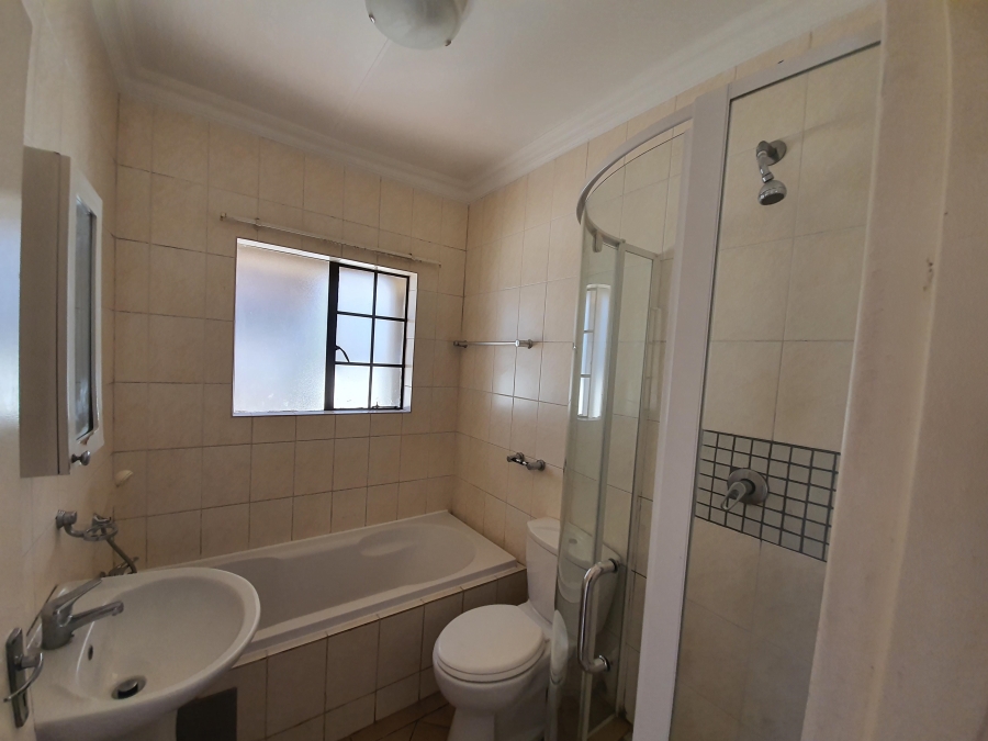 To Let 3 Bedroom Property for Rent in Oriel Gauteng