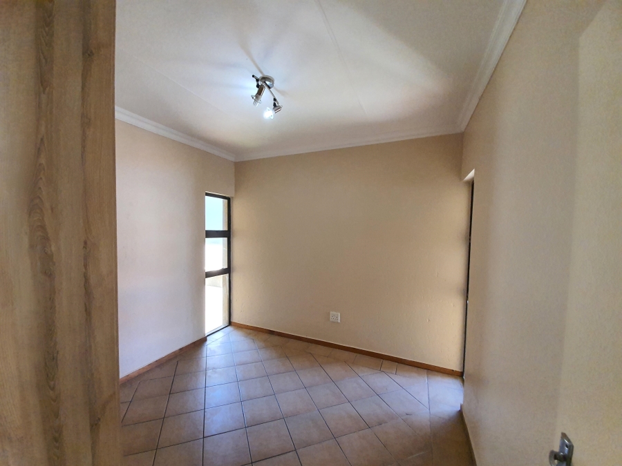 To Let 3 Bedroom Property for Rent in Oriel Gauteng