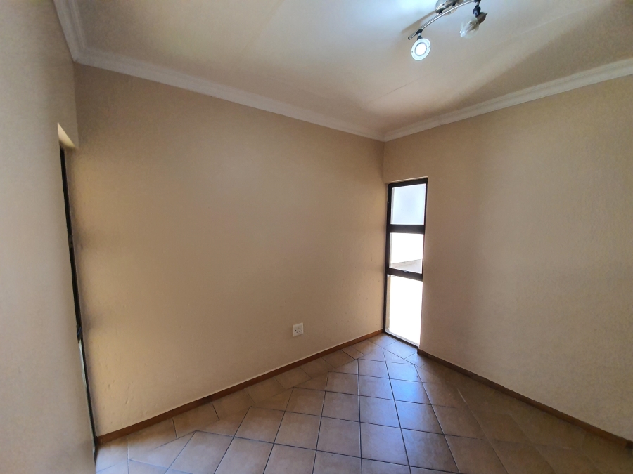 To Let 3 Bedroom Property for Rent in Oriel Gauteng