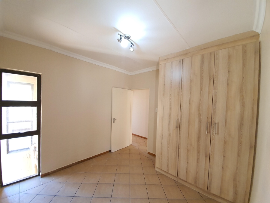 To Let 3 Bedroom Property for Rent in Oriel Gauteng