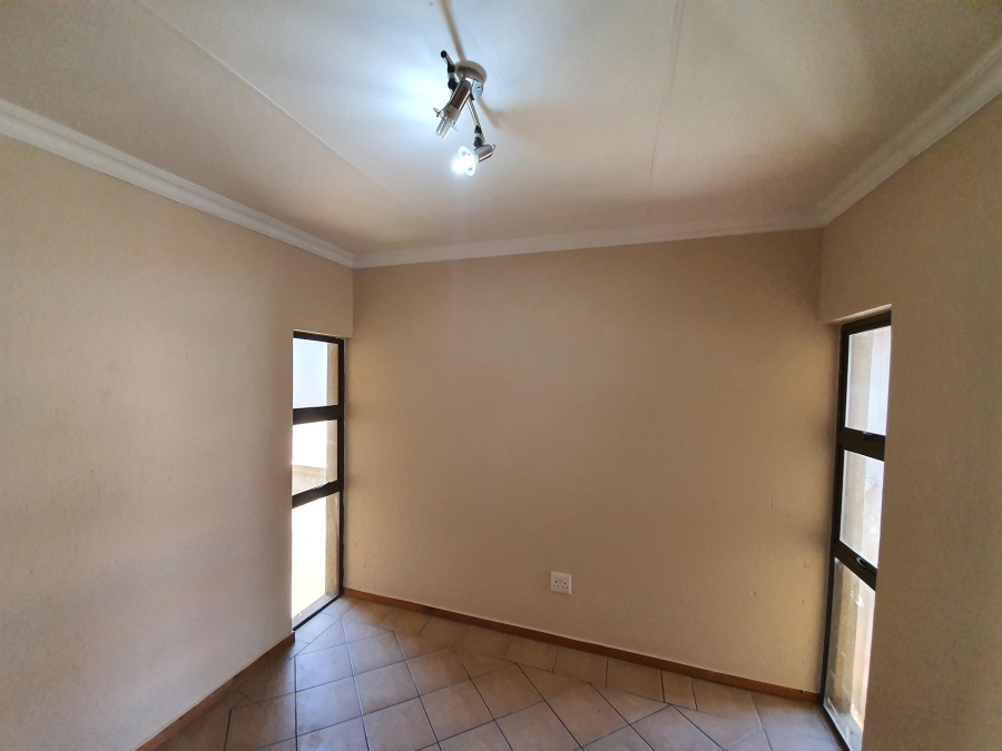 To Let 3 Bedroom Property for Rent in Oriel Gauteng