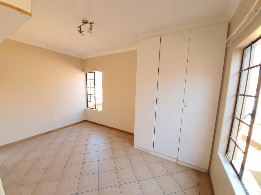 To Let 3 Bedroom Property for Rent in Oriel Gauteng