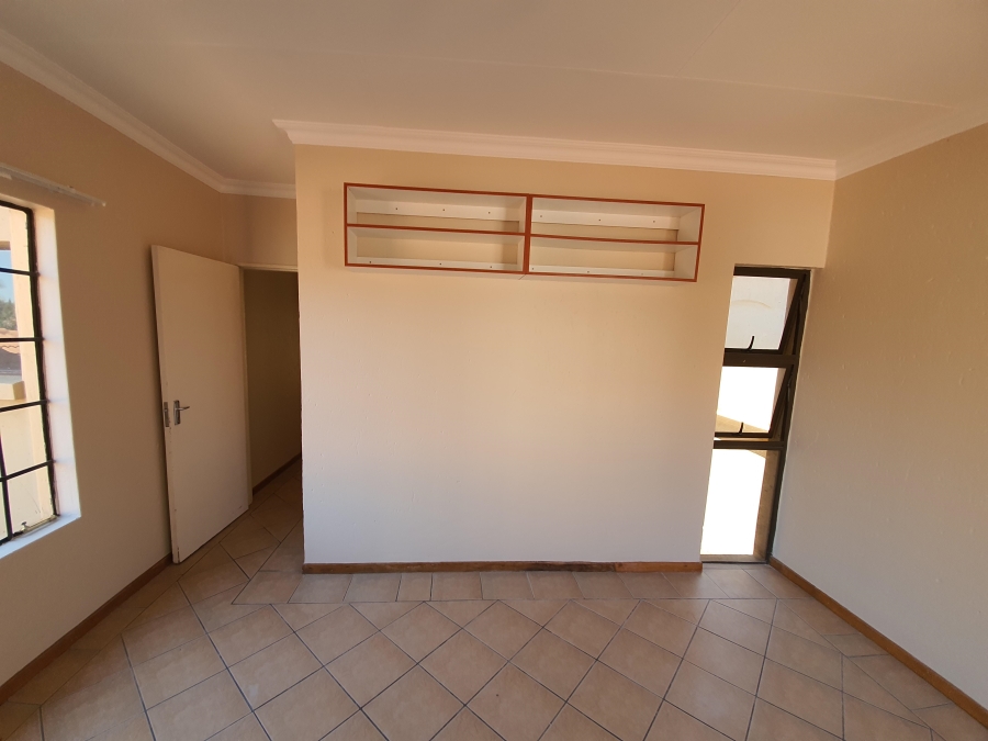 To Let 3 Bedroom Property for Rent in Oriel Gauteng