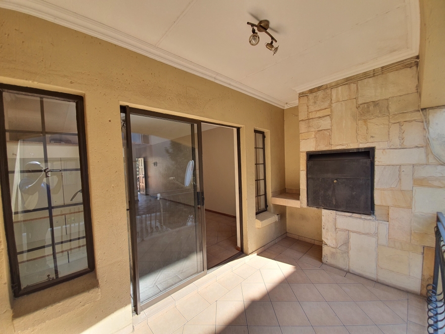 To Let 3 Bedroom Property for Rent in Oriel Gauteng