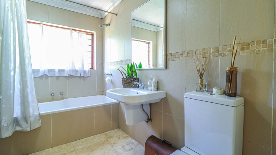 To Let 5 Bedroom Property for Rent in Bryanston Gauteng