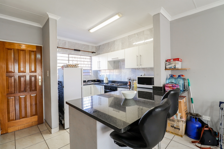 2 Bedroom Property for Sale in Buccleuch Gauteng