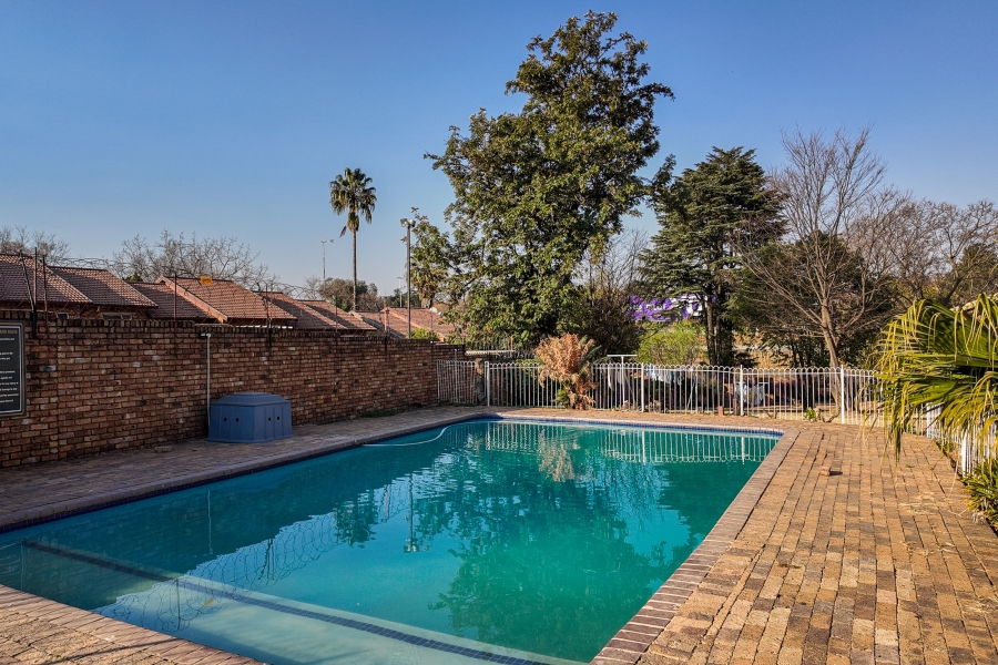 2 Bedroom Property for Sale in Buccleuch Gauteng