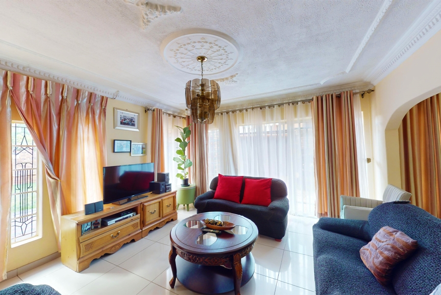 4 Bedroom Property for Sale in The Orchards Gauteng