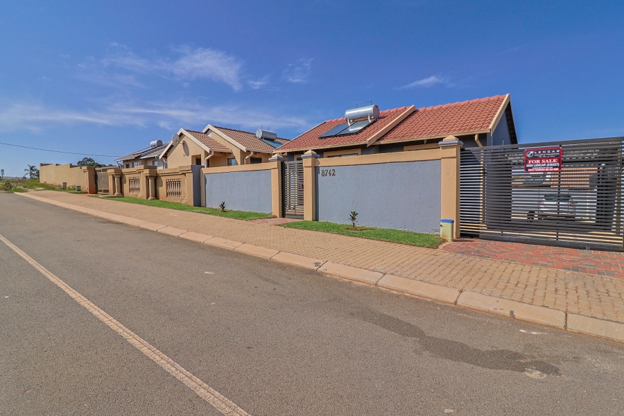 2 Bedroom Property for Sale in Lenasia South Gauteng