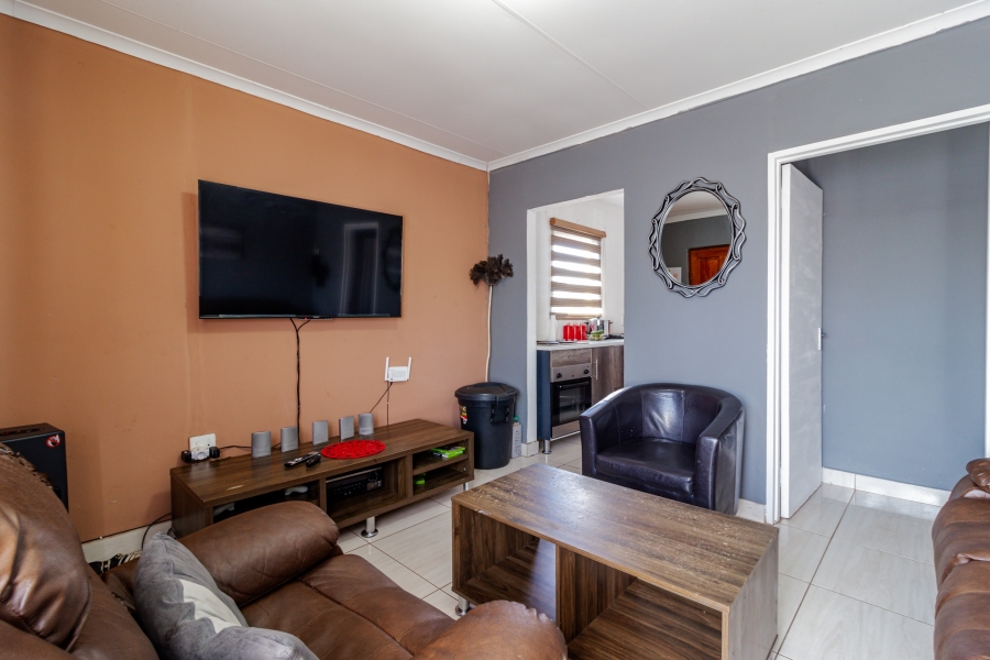 2 Bedroom Property for Sale in Lenasia South Gauteng