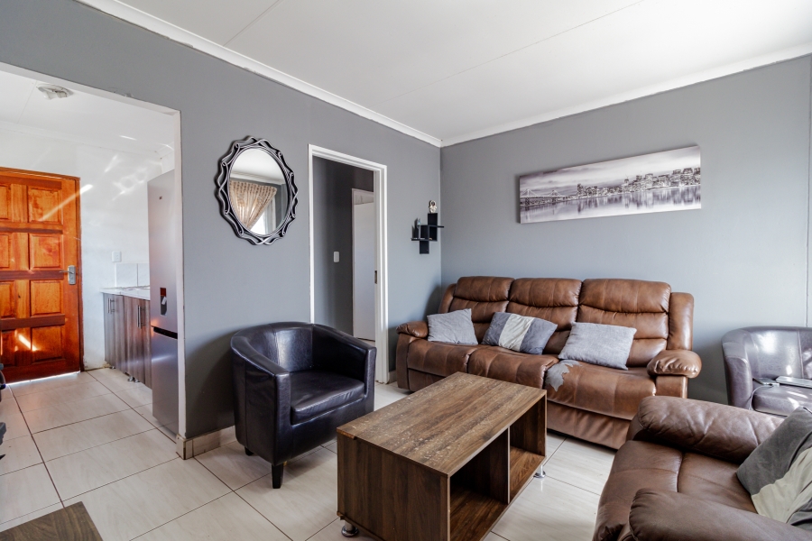 2 Bedroom Property for Sale in Lenasia South Gauteng