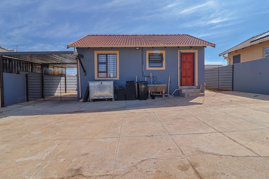 2 Bedroom Property for Sale in Lenasia South Gauteng