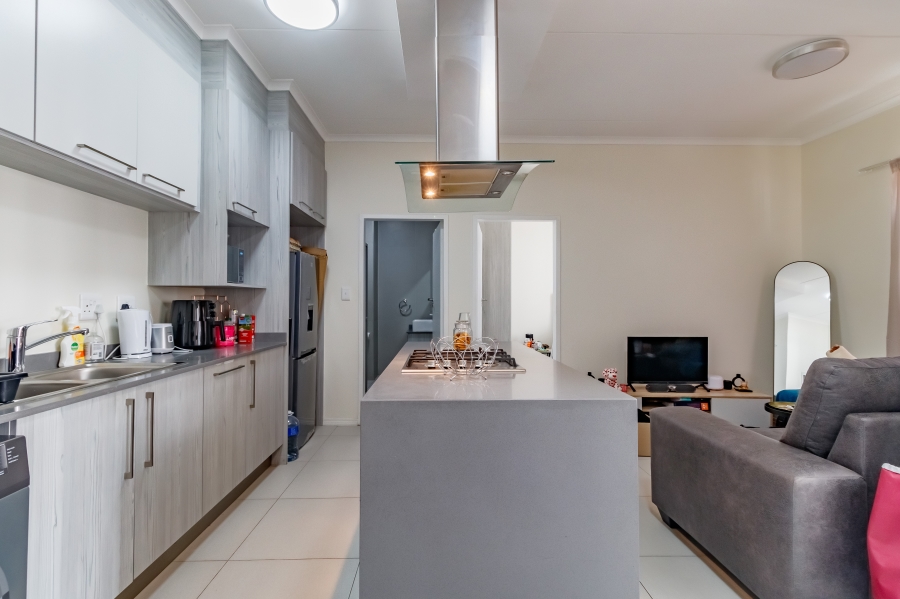 1 Bedroom Property for Sale in Erand Gardens Gauteng