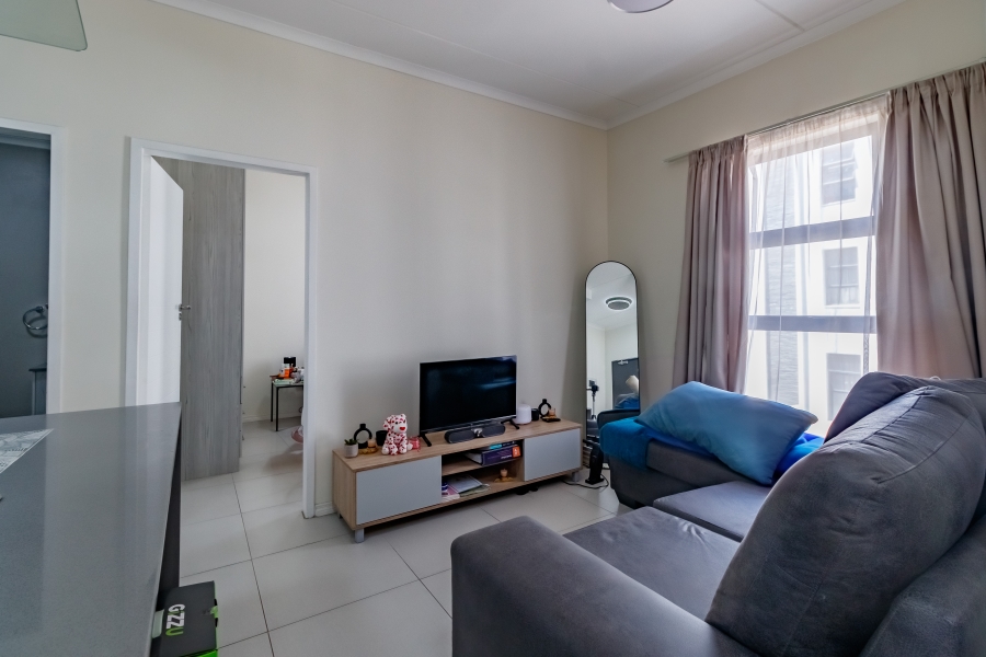 1 Bedroom Property for Sale in Erand Gardens Gauteng