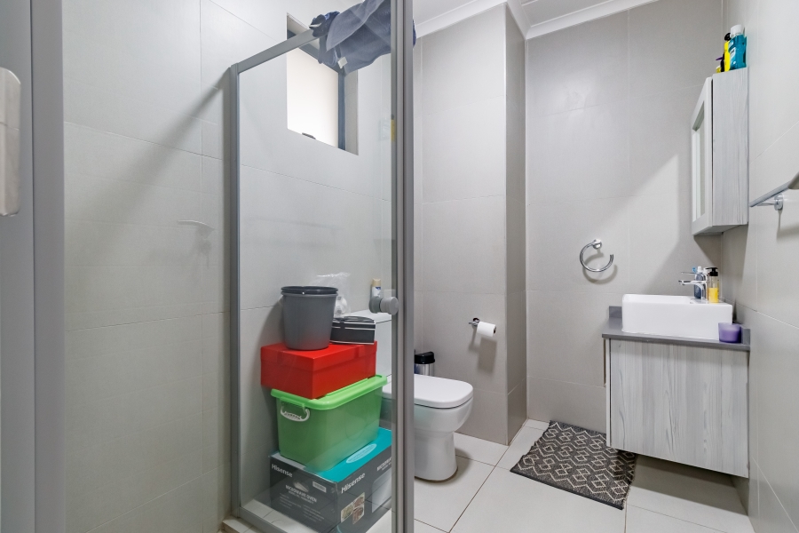 1 Bedroom Property for Sale in Erand Gardens Gauteng
