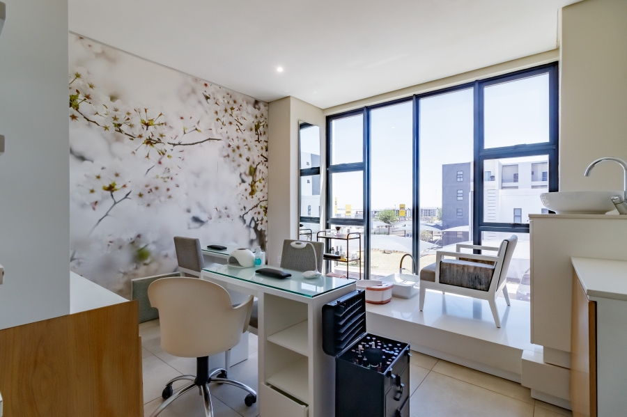 1 Bedroom Property for Sale in Erand Gardens Gauteng