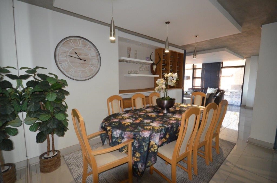 To Let 2 Bedroom Property for Rent in Bedfordview Gauteng