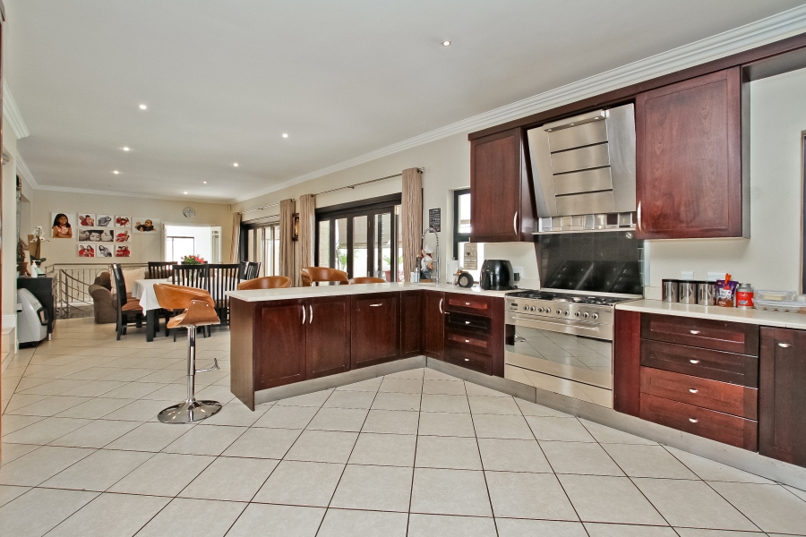 5 Bedroom Property for Sale in Bryanston Gauteng