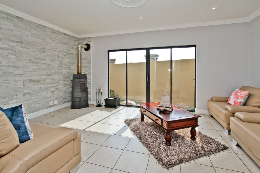 5 Bedroom Property for Sale in Bryanston Gauteng