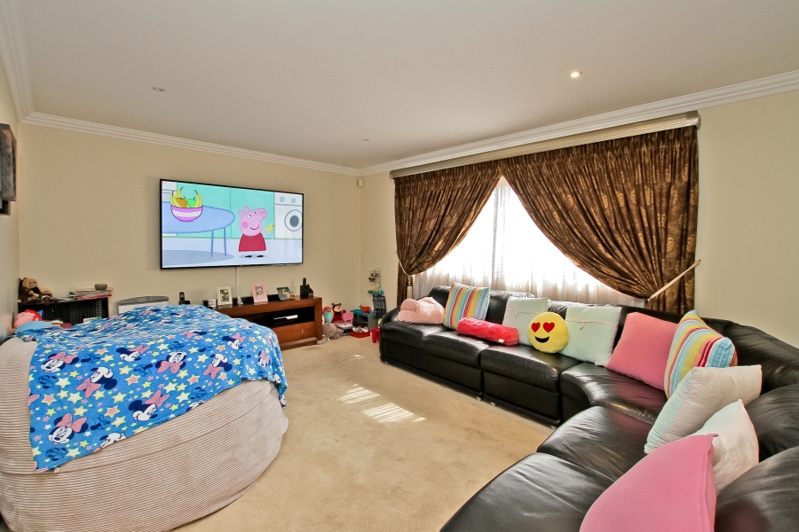 5 Bedroom Property for Sale in Bryanston Gauteng