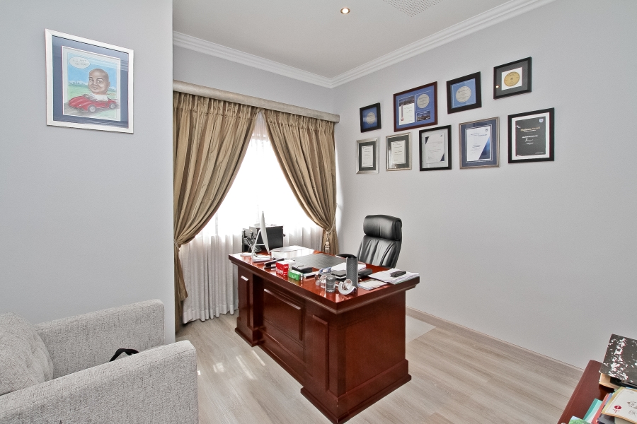 5 Bedroom Property for Sale in Bryanston Gauteng