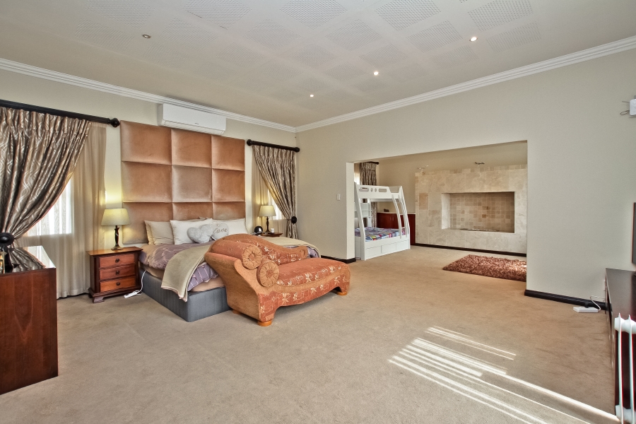 5 Bedroom Property for Sale in Bryanston Gauteng