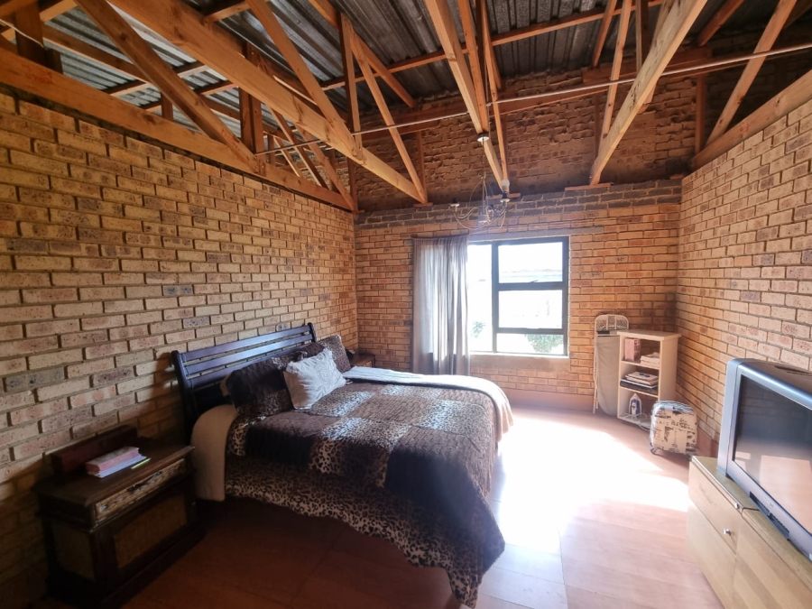 3 Bedroom Property for Sale in Vaaloewer Gauteng