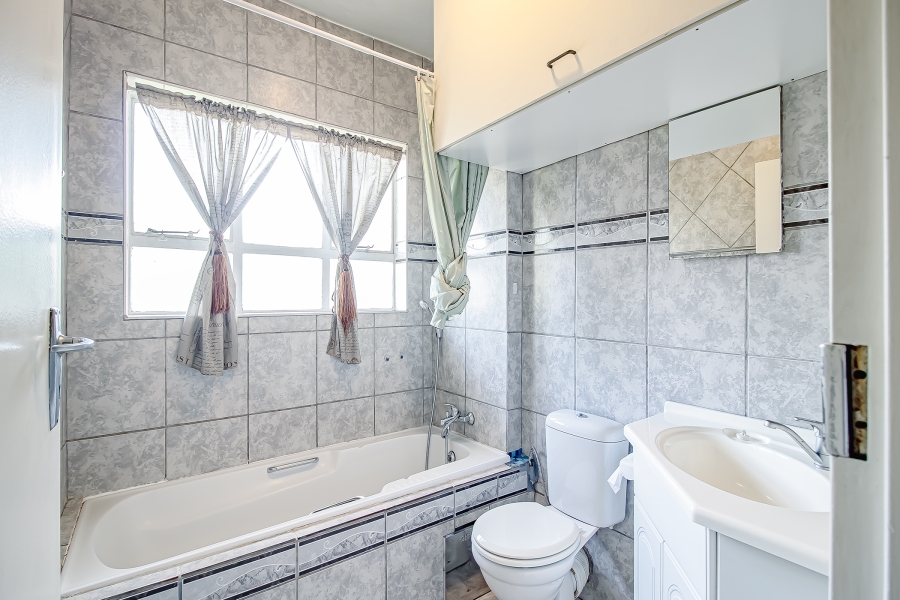 2 Bedroom Property for Sale in Villieria Gauteng