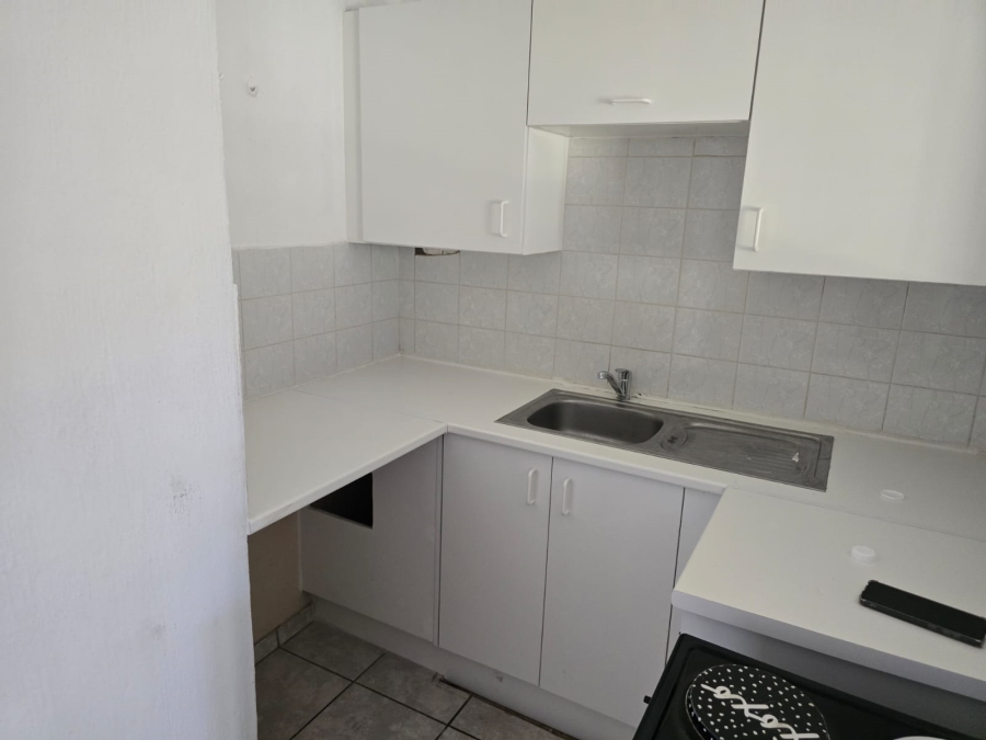 1 Bedroom Property for Sale in Bryanston Gauteng