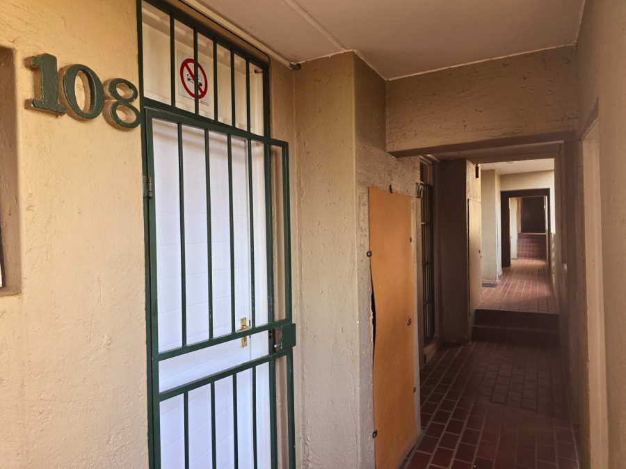 1 Bedroom Property for Sale in Bryanston Gauteng