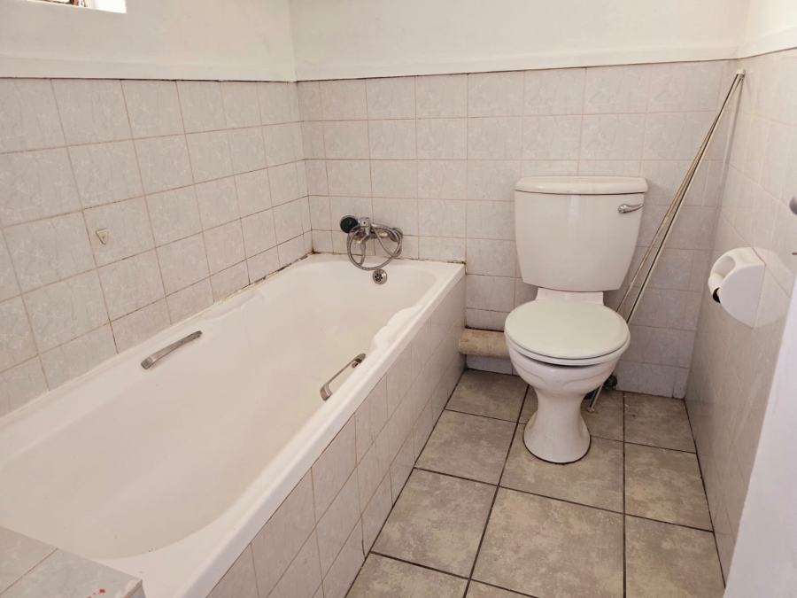 1 Bedroom Property for Sale in Bryanston Gauteng