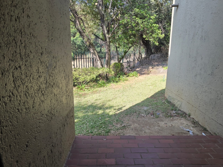 1 Bedroom Property for Sale in Bryanston Gauteng