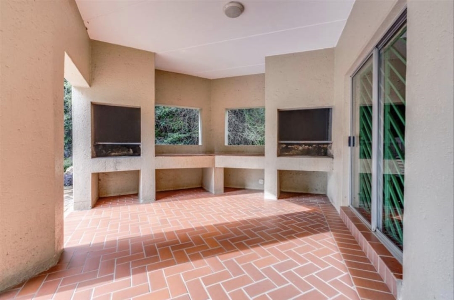 1 Bedroom Property for Sale in Bryanston Gauteng