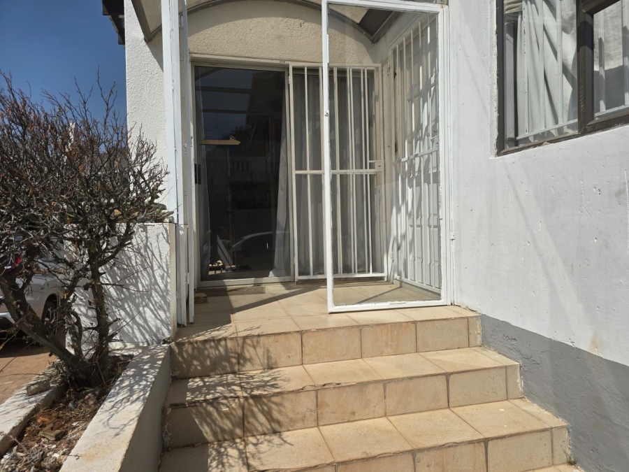 8 Bedroom Property for Sale in Observatory Gauteng