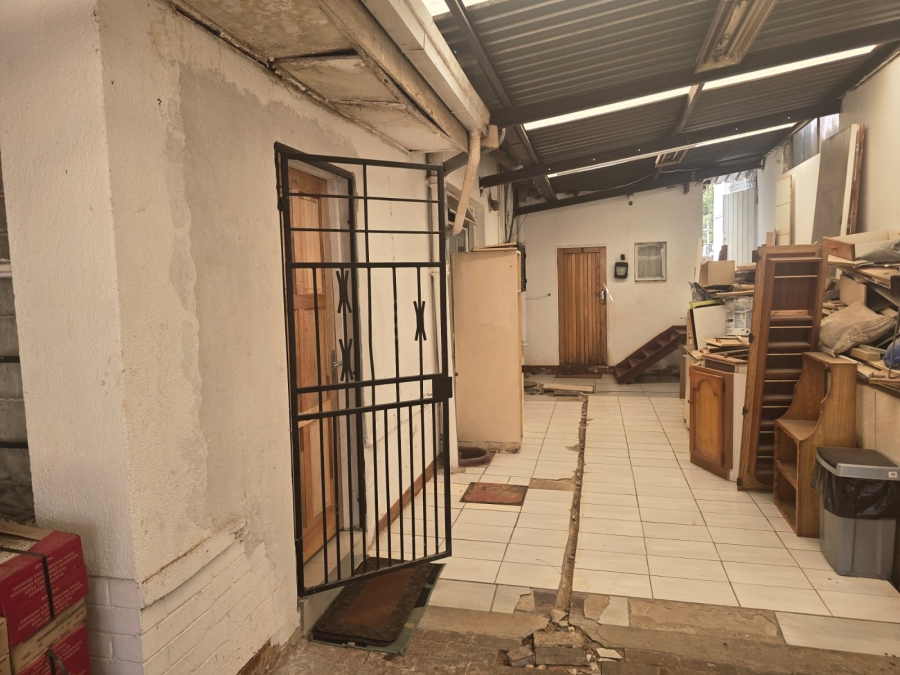 8 Bedroom Property for Sale in Observatory Gauteng