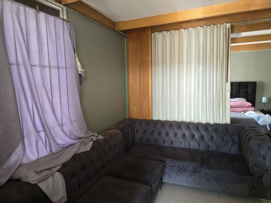 8 Bedroom Property for Sale in Observatory Gauteng