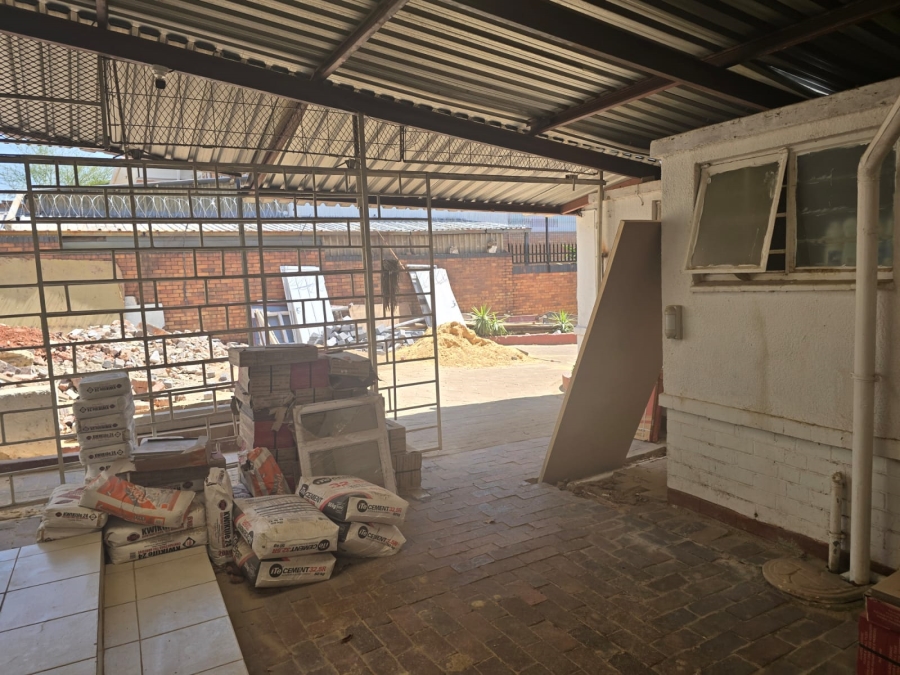 8 Bedroom Property for Sale in Observatory Gauteng