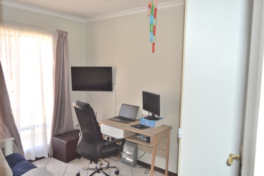 3 Bedroom Property for Sale in Monavoni Gauteng