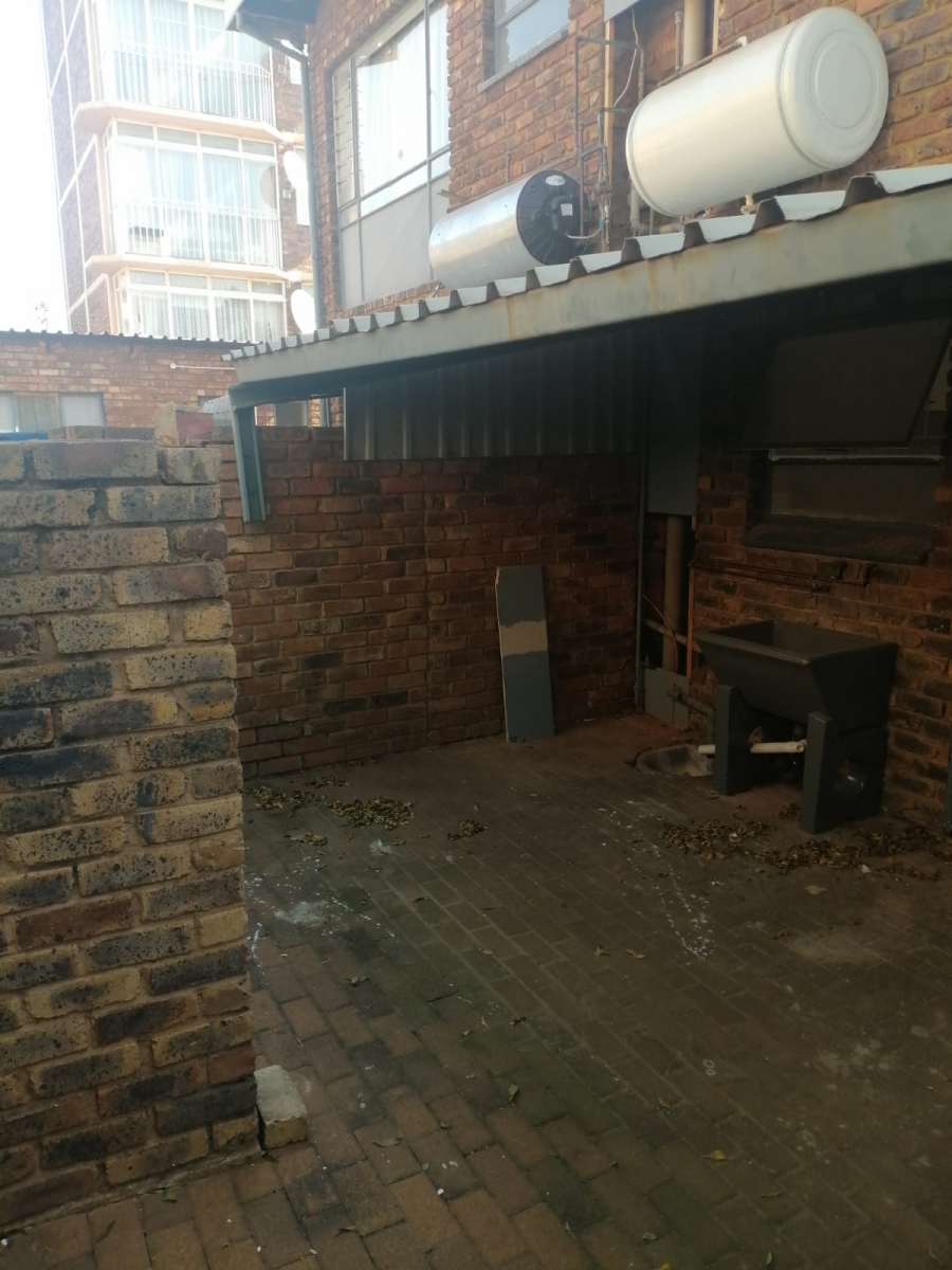 2 Bedroom Property for Sale in Pretoria North Gauteng