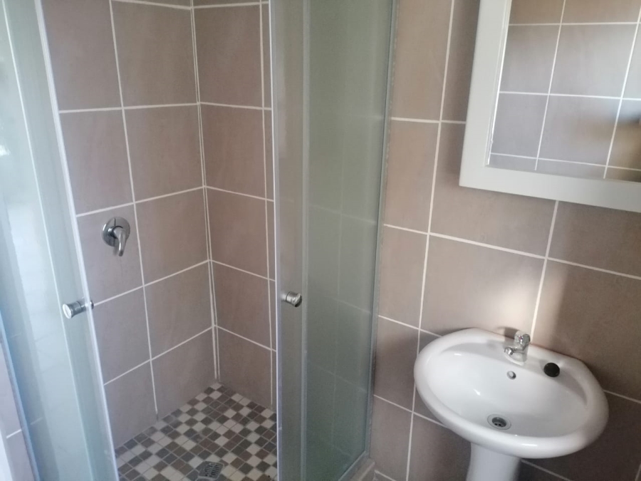 2 Bedroom Property for Sale in Pretoria North Gauteng