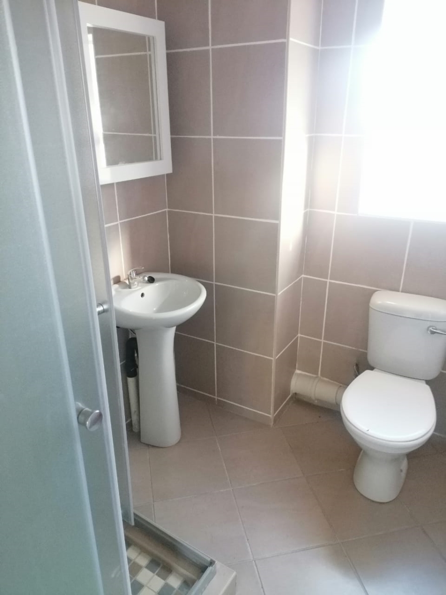 2 Bedroom Property for Sale in Pretoria North Gauteng