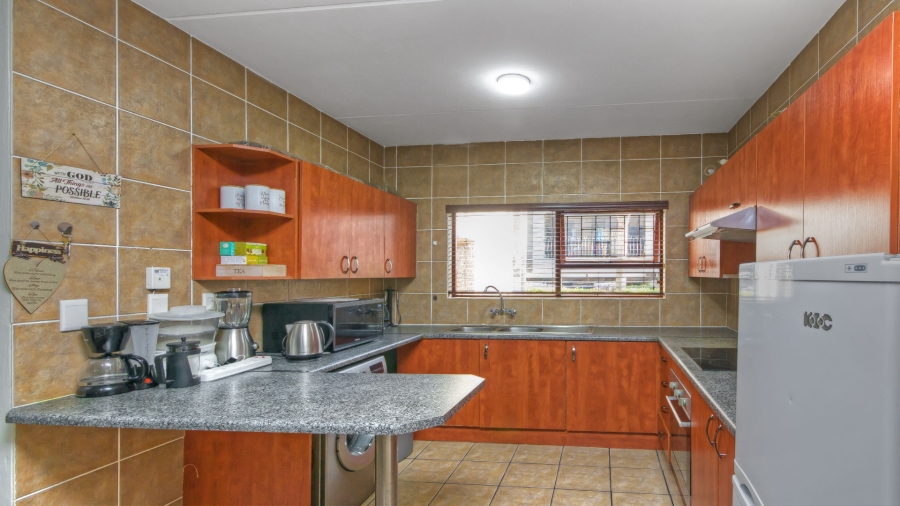 2 Bedroom Property for Sale in Sunninghill Gauteng