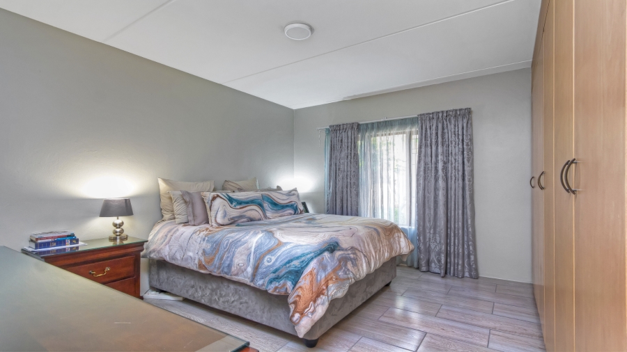 2 Bedroom Property for Sale in Sunninghill Gauteng