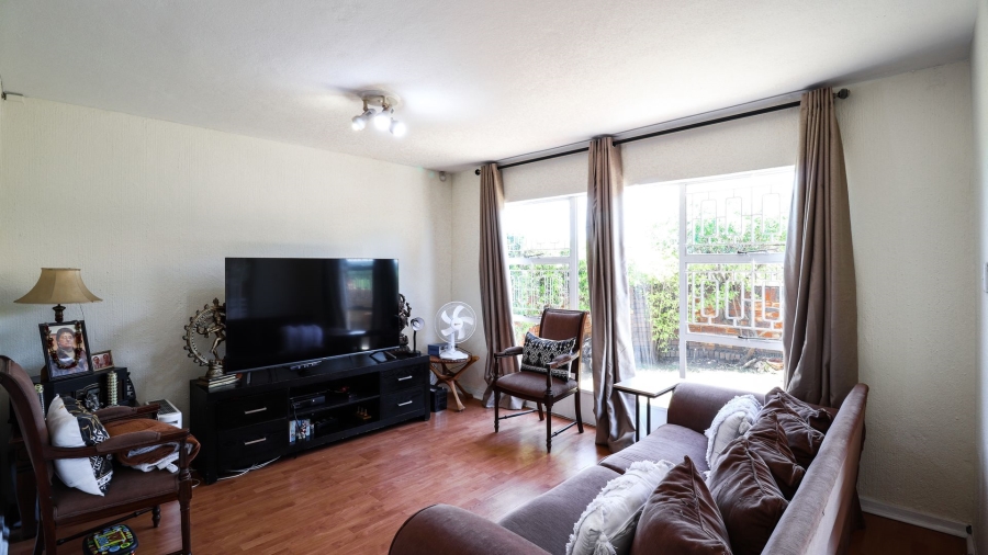 4 Bedroom Property for Sale in Corlett Gardens Gauteng