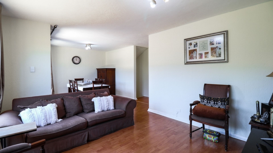 4 Bedroom Property for Sale in Corlett Gardens Gauteng