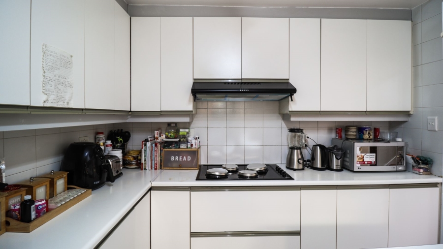 4 Bedroom Property for Sale in Corlett Gardens Gauteng