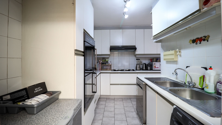 4 Bedroom Property for Sale in Corlett Gardens Gauteng