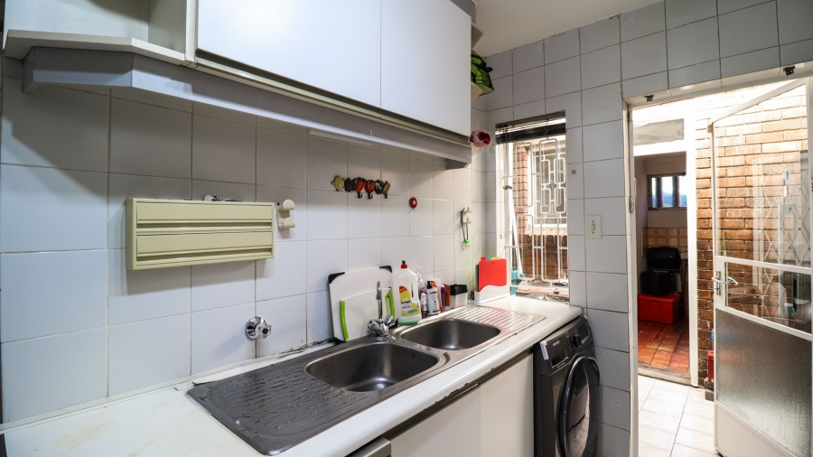 4 Bedroom Property for Sale in Corlett Gardens Gauteng