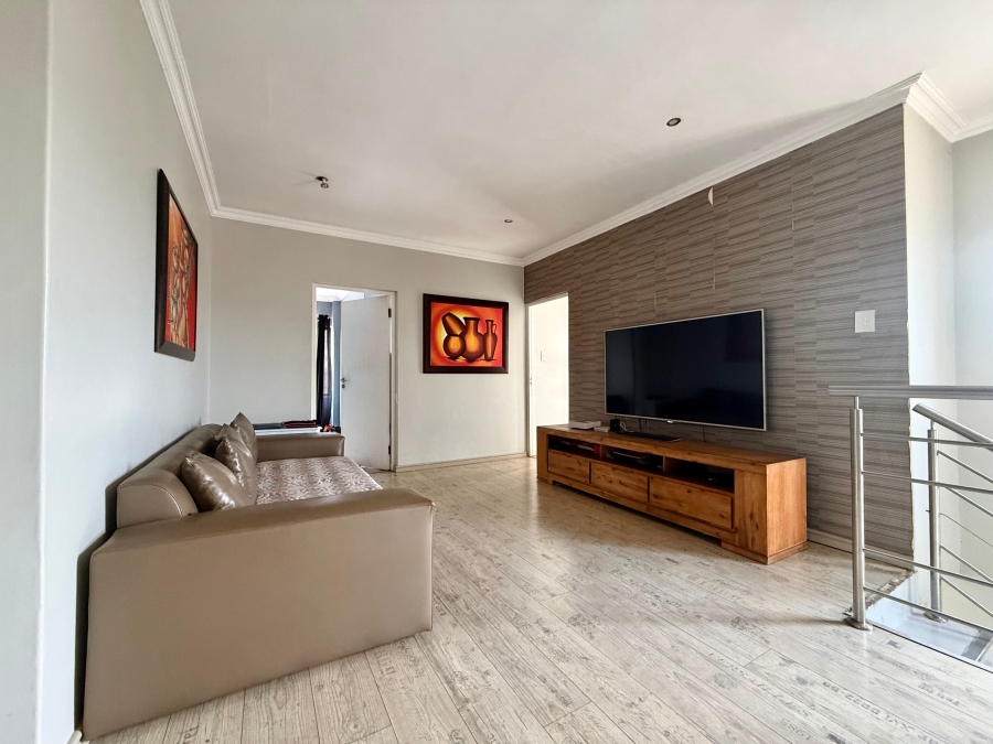 4 Bedroom Property for Sale in Amberfield Gauteng