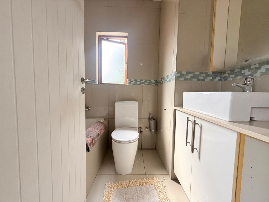4 Bedroom Property for Sale in Amberfield Gauteng